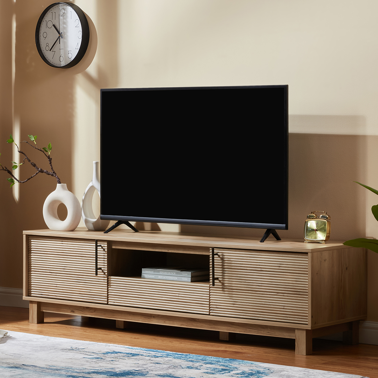 Mid-Century Modern TV Stand for 65″ TVs, Wood TV Console with Reeded 2-Door for Living Room, Nature
